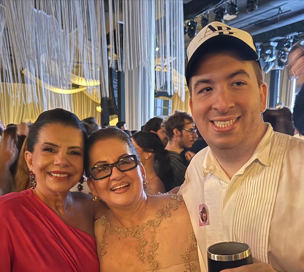 As irmãs Lourdinha e Bernadeth Bayerl com Arthur