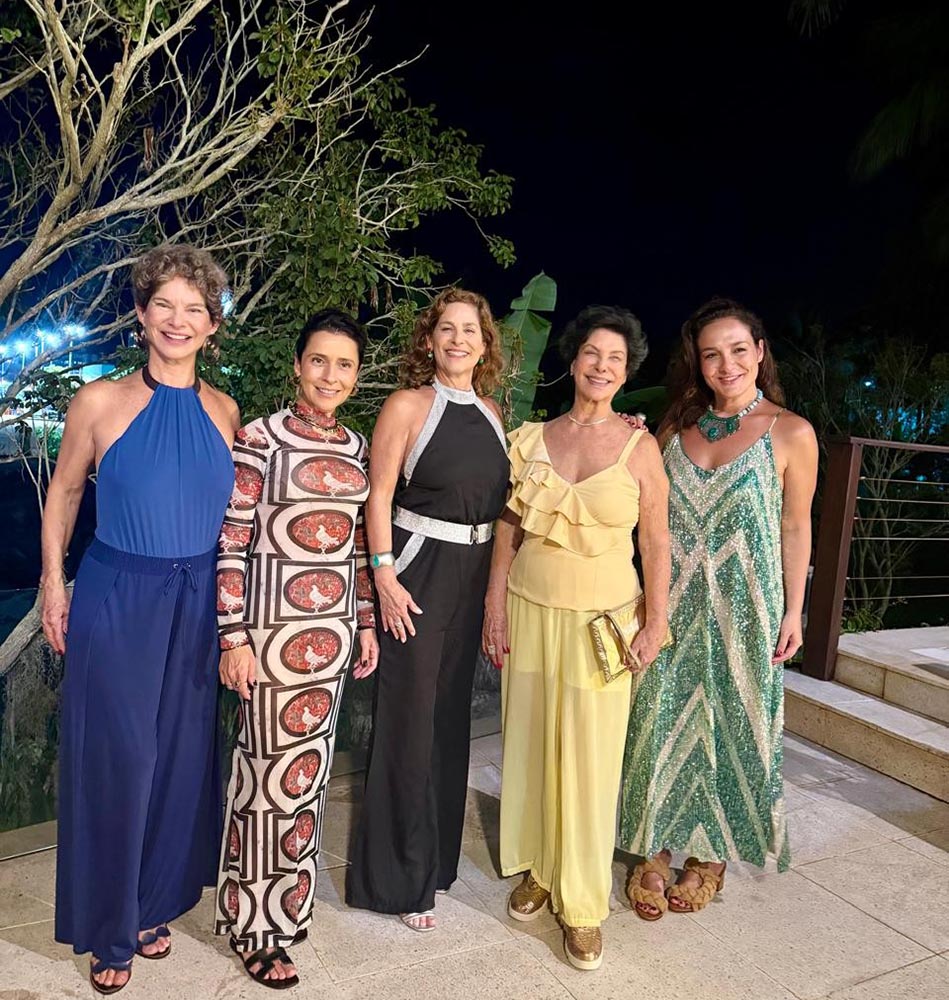 Brunella Bumachar com a amiga paulista Alana Lopes , Jácqueline Magalhães , Gheisa Silly e sua sobrinha, Ananda Ferraz