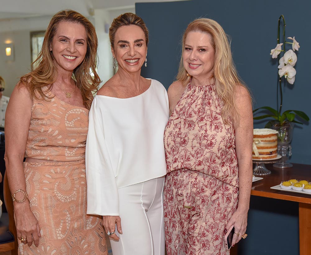 Renata entre Denise Gazzinelli e Sandra Fonseca