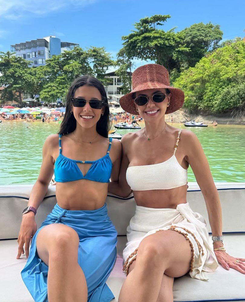 Lígia Batalha com a filha Rafaela curtindo dias maravilhosos em seu paraíso!