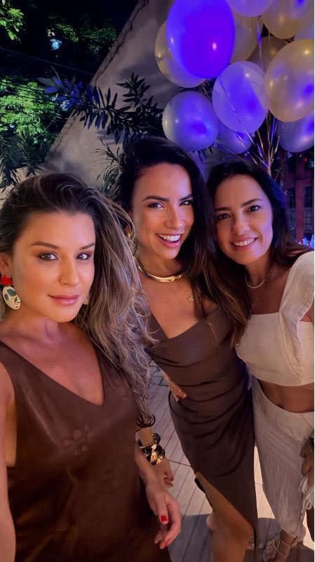 Karin Tonini, Karina Alcântara e Julie Gama
