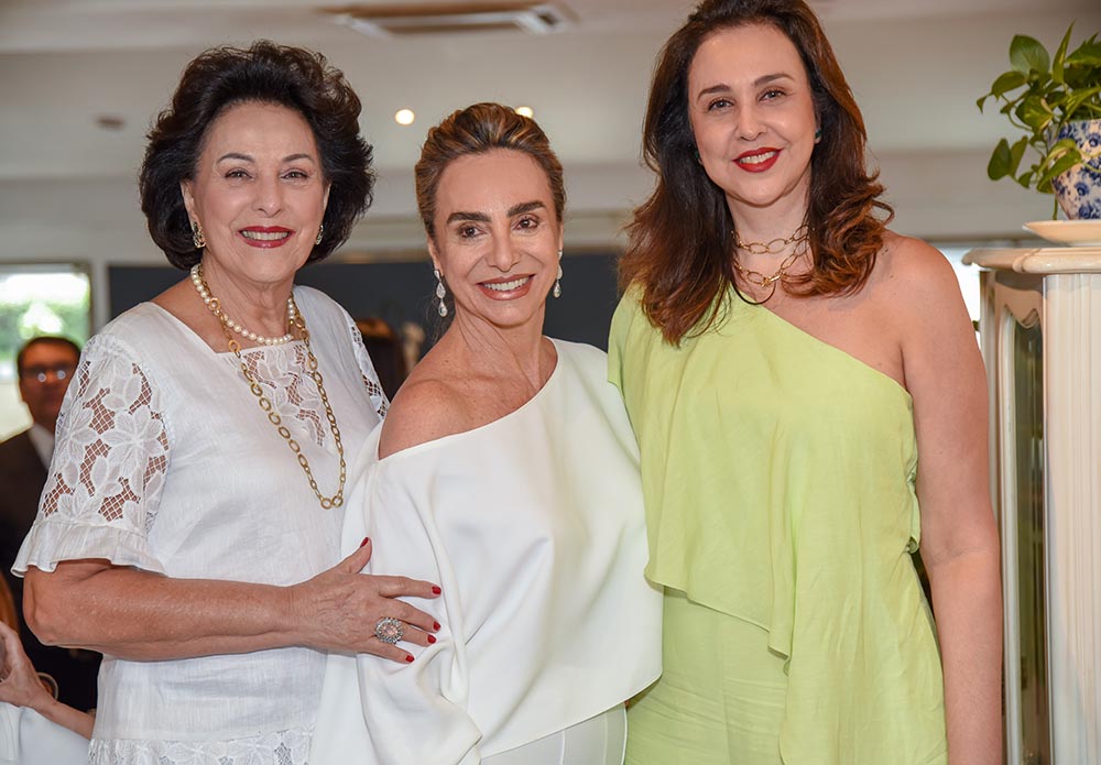 Renata entre Dalva e Andréia Carone